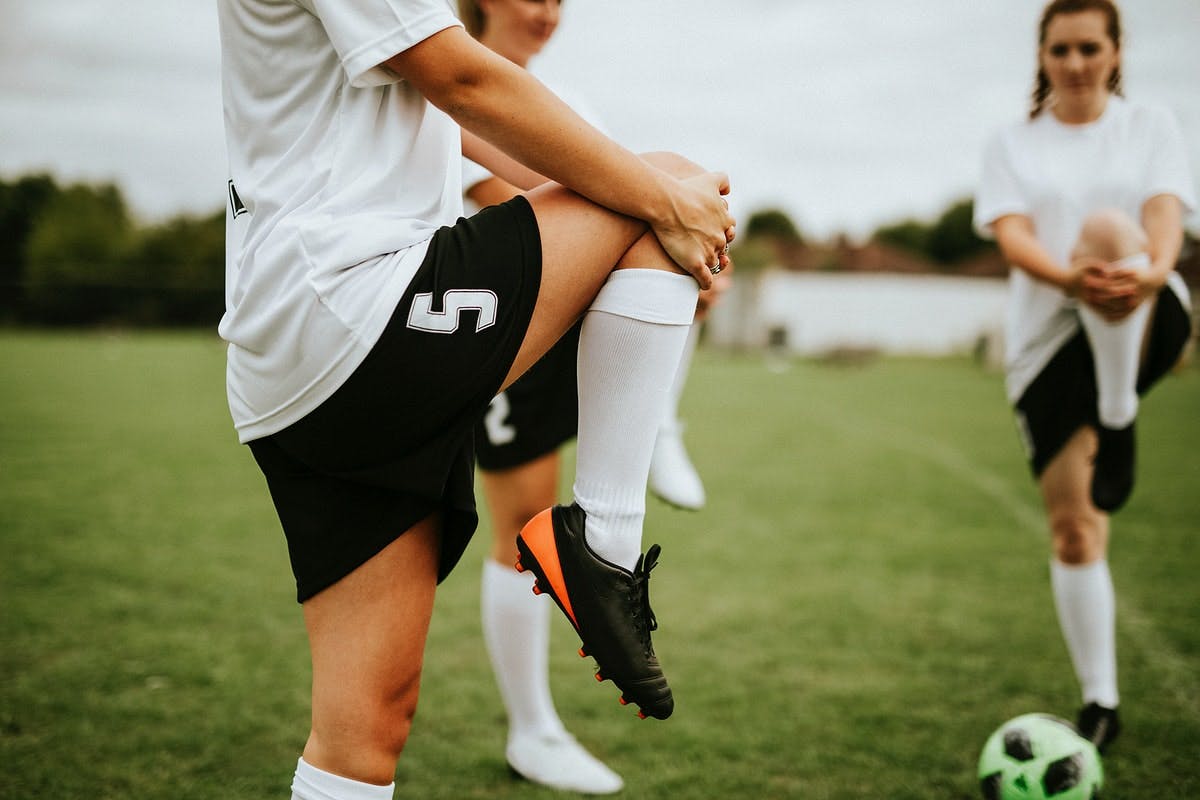 Khởi động trước khi luyện tập và thi đấu sẽ là một cách giúp tránh chấn thương khi tập luyện, thi đấu