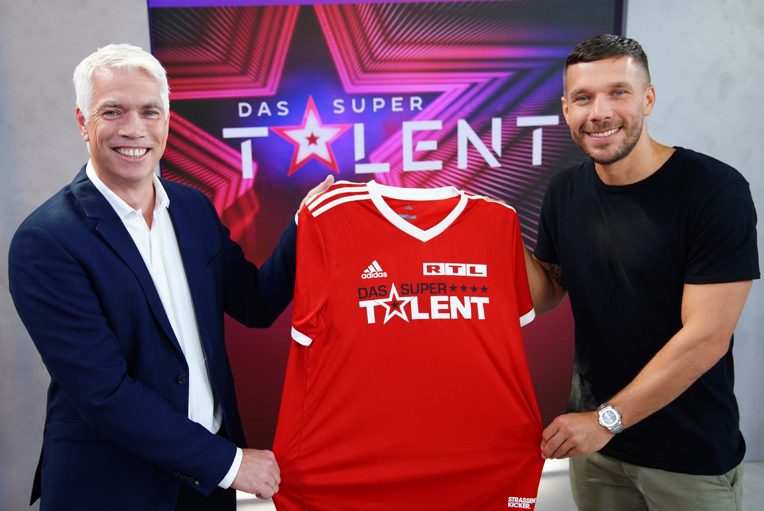 Lukas Podolski sẽ tham gia một chương trình truyền hình về giải trí